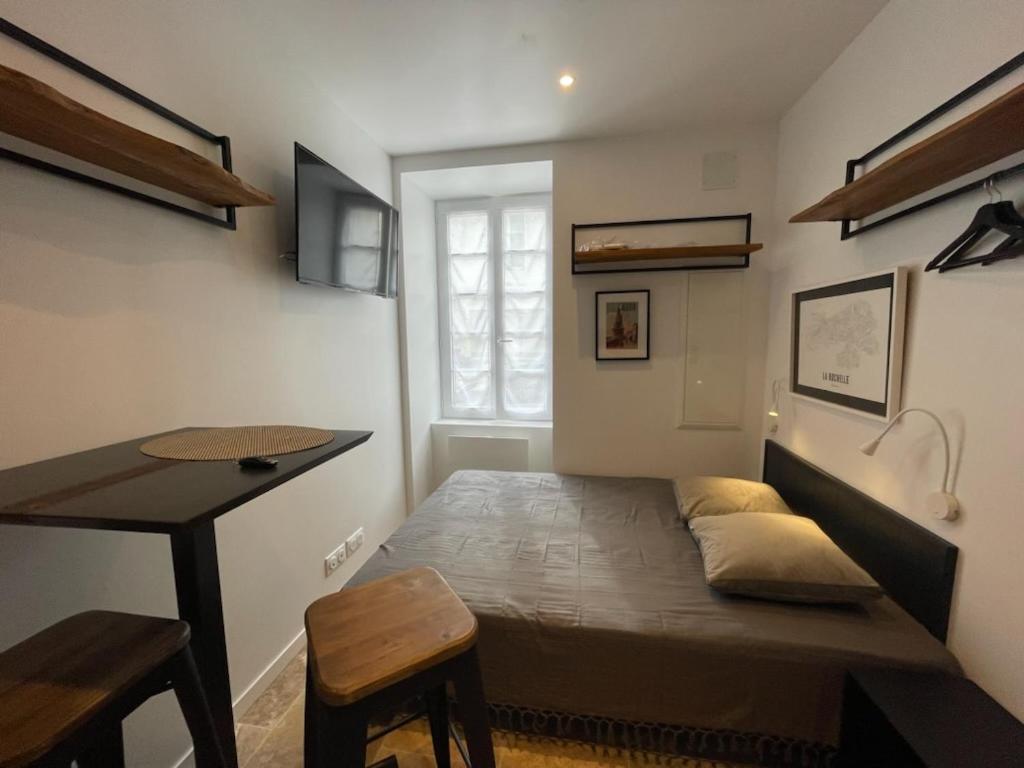 Petite Chambre Amenagee Avec Cuisine St Louis 3 La Rochelle  Exterior foto